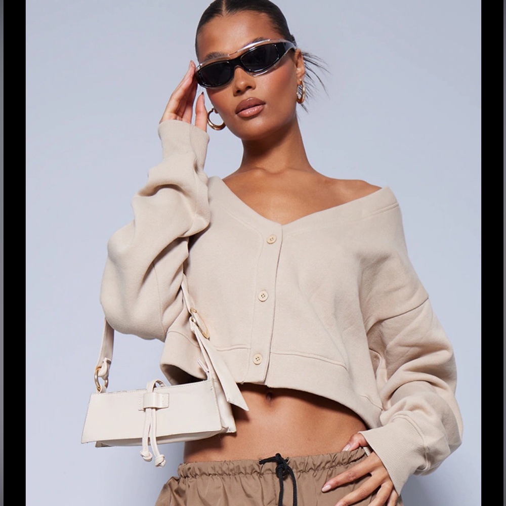 NWT cropped sweatshirt Pretty Little Thing discontinued